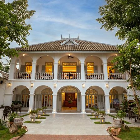 Villa Santi Hotel Луангпхабанг Экстерьер фото