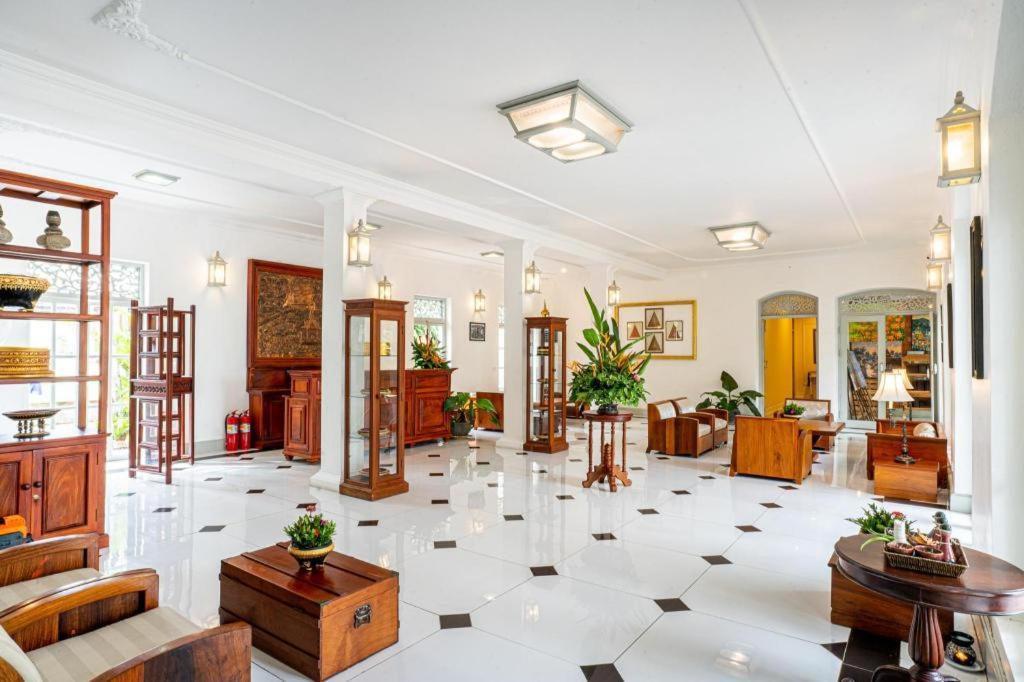 Villa Santi Hotel Луангпхабанг Экстерьер фото
