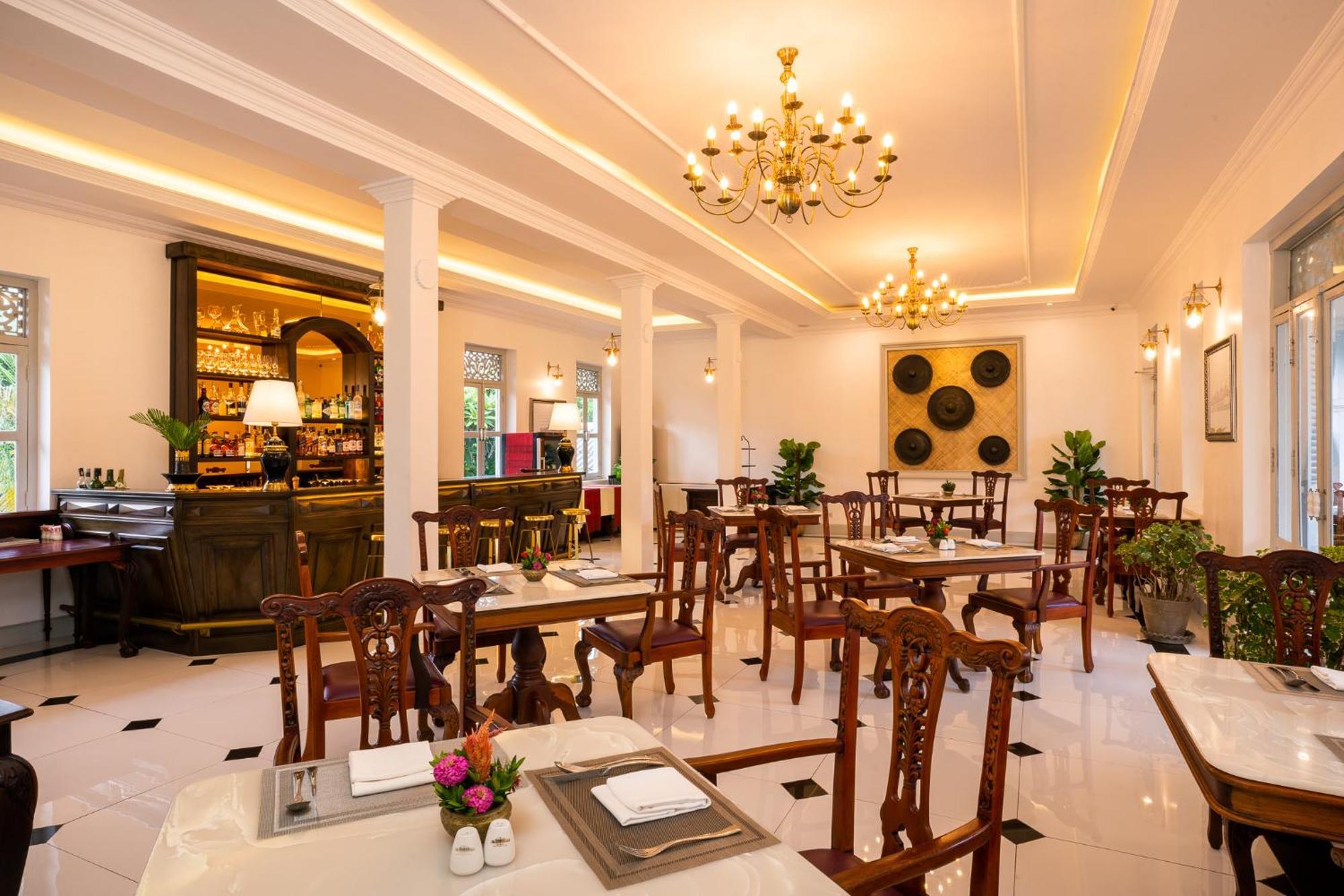 Villa Santi Hotel Луангпхабанг Экстерьер фото